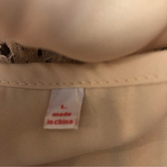 Short sleeve cream lace top - Picture 4 of 4